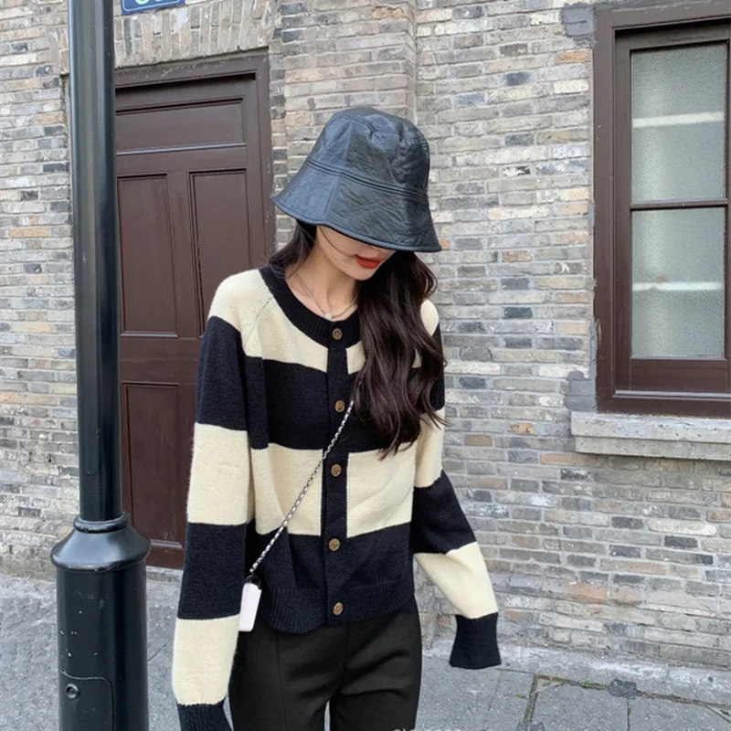 Woman Sweater Cardigan autumn/winter Color Matching Striped Korean Style Knitting woman's Clothing Dropshipping PYRMm101