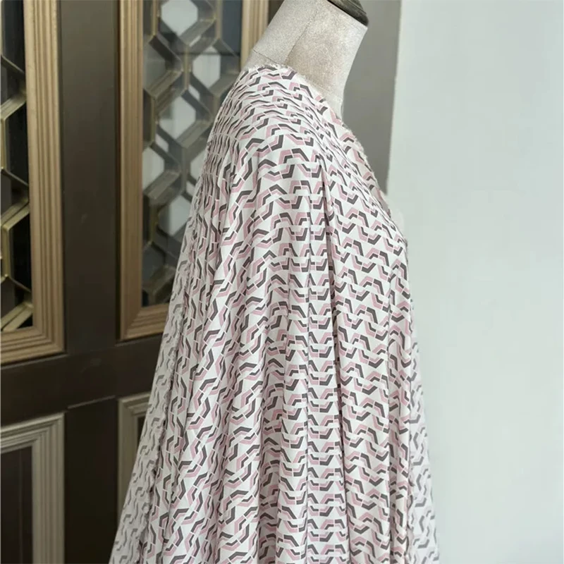 1 meter 100% Mulberry Silk 19 momme Heavy Crepe Silk Fabric Pink Trapezium Printed 135cm 53" wide by the yard JN757