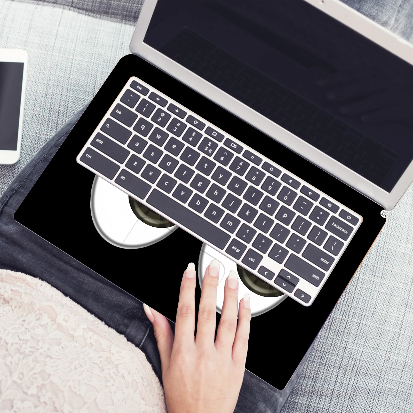 

DIY1 набор из 2 защитных пленок для ноутбука с эффектом крупных глаз, подходящих для украшения наклеек для ноутбука размером 30,48-39,62 см.