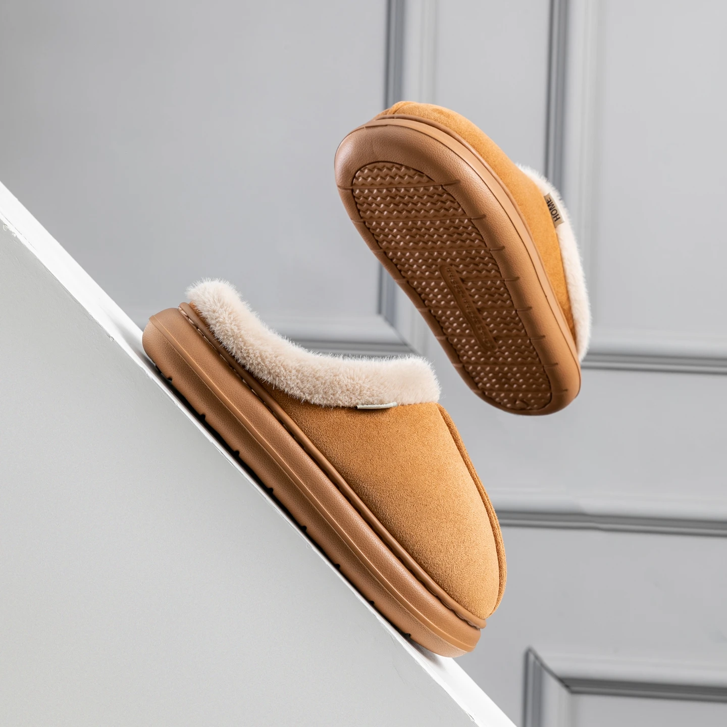 Zapatillas de algodón para hombre de otoño e invierno, ropa gruesa y cálida de felpa para el hogar, zapatos cálidos y cómodos de fondo suave antideslizantes y resistentes al desgaste