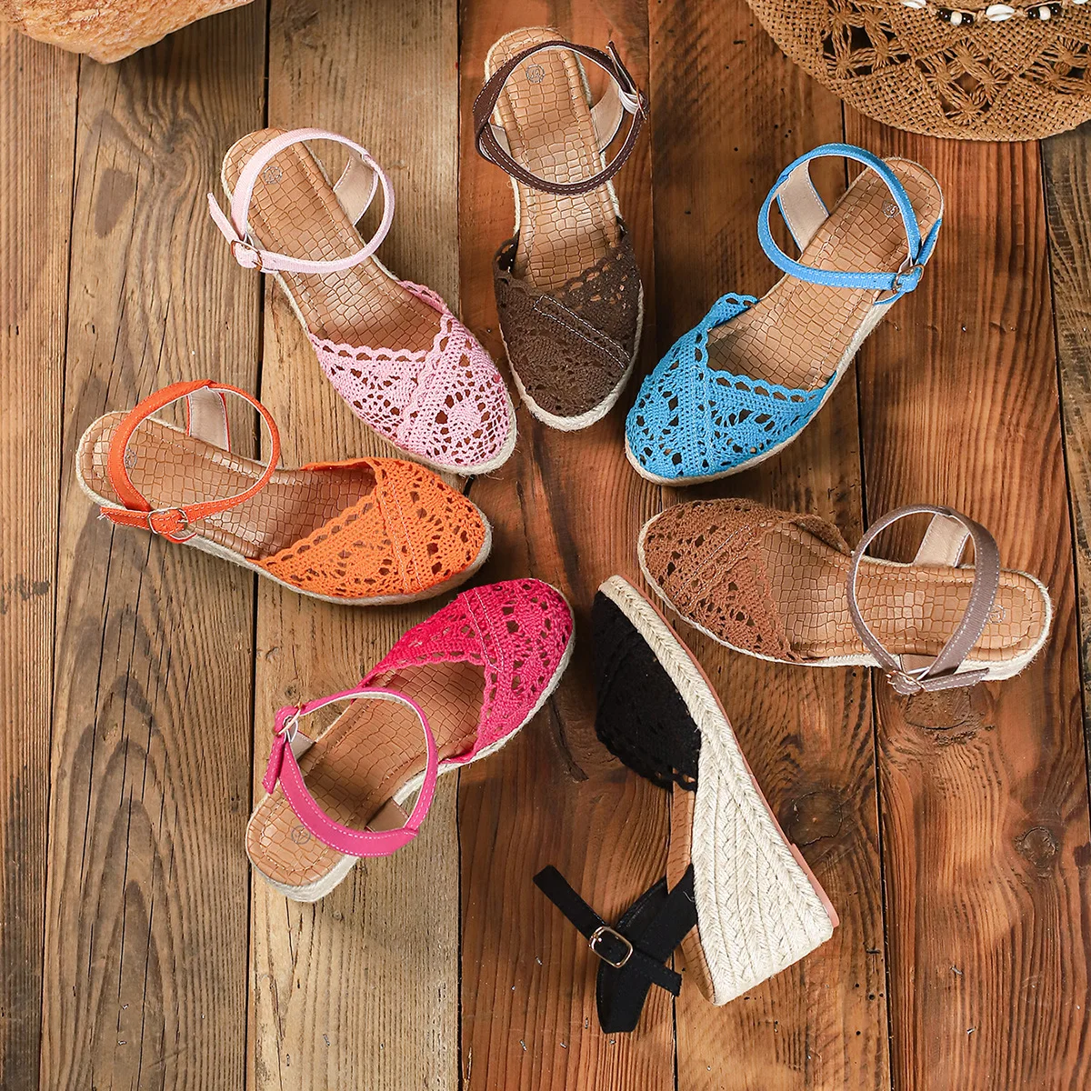 Fashion Sandals 2026 New Edition Baotou Slope Heel Thick Bottom Waterproof Platform Straw Weaving and Foreign Trade Sandals