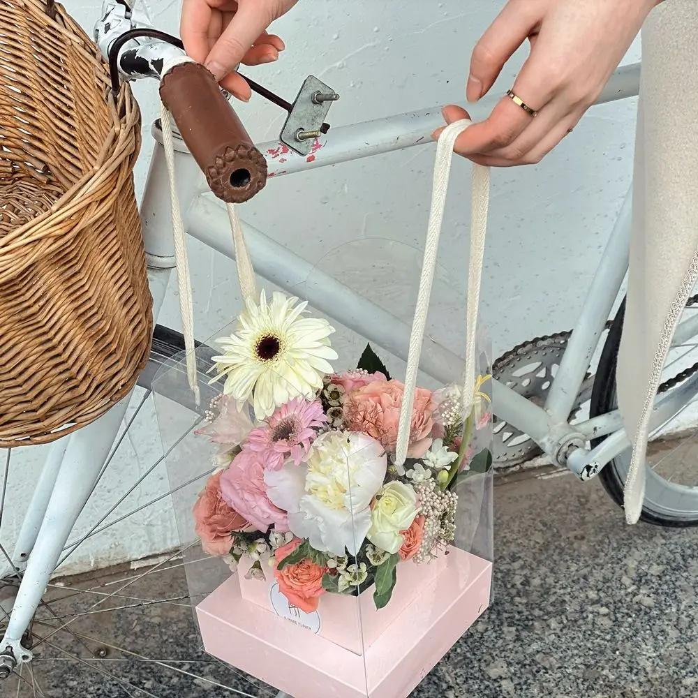 

Transparent Handheld Flower Box Paper Box Packing Material Bouquet Wrapping Bag Portable Handbag Flower Bag Flower Wrapping