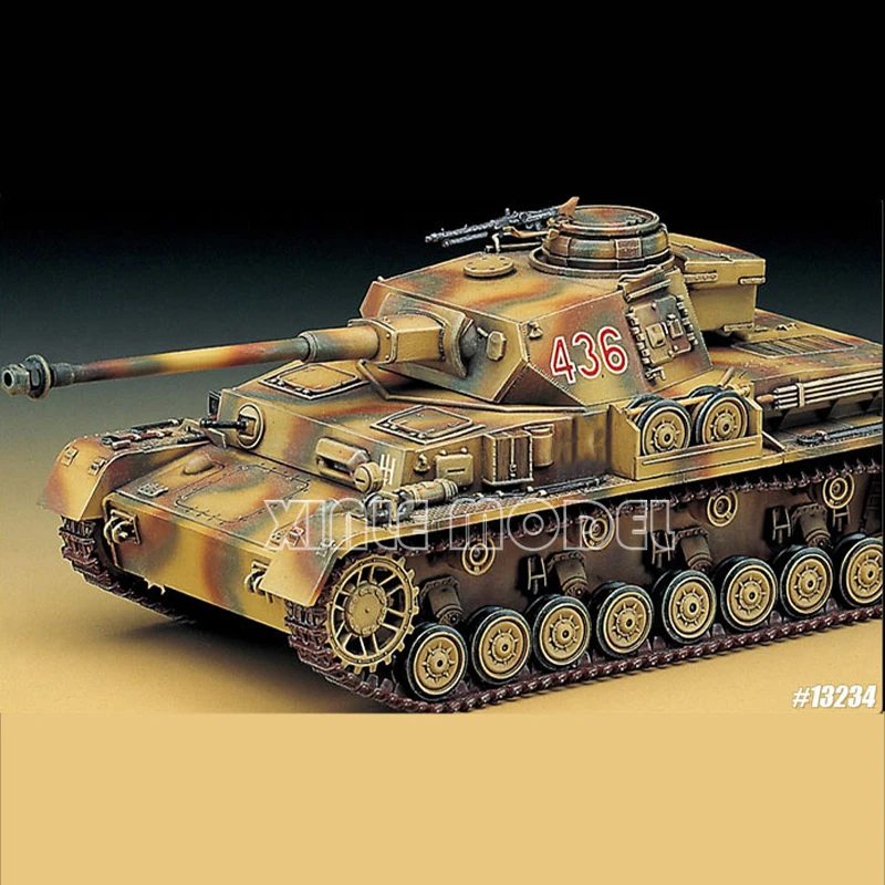 مجموعة نماذج دبابة الأكاديمية 13234 Panzerkampfwagen IV Ausf. ح/ج 1/35