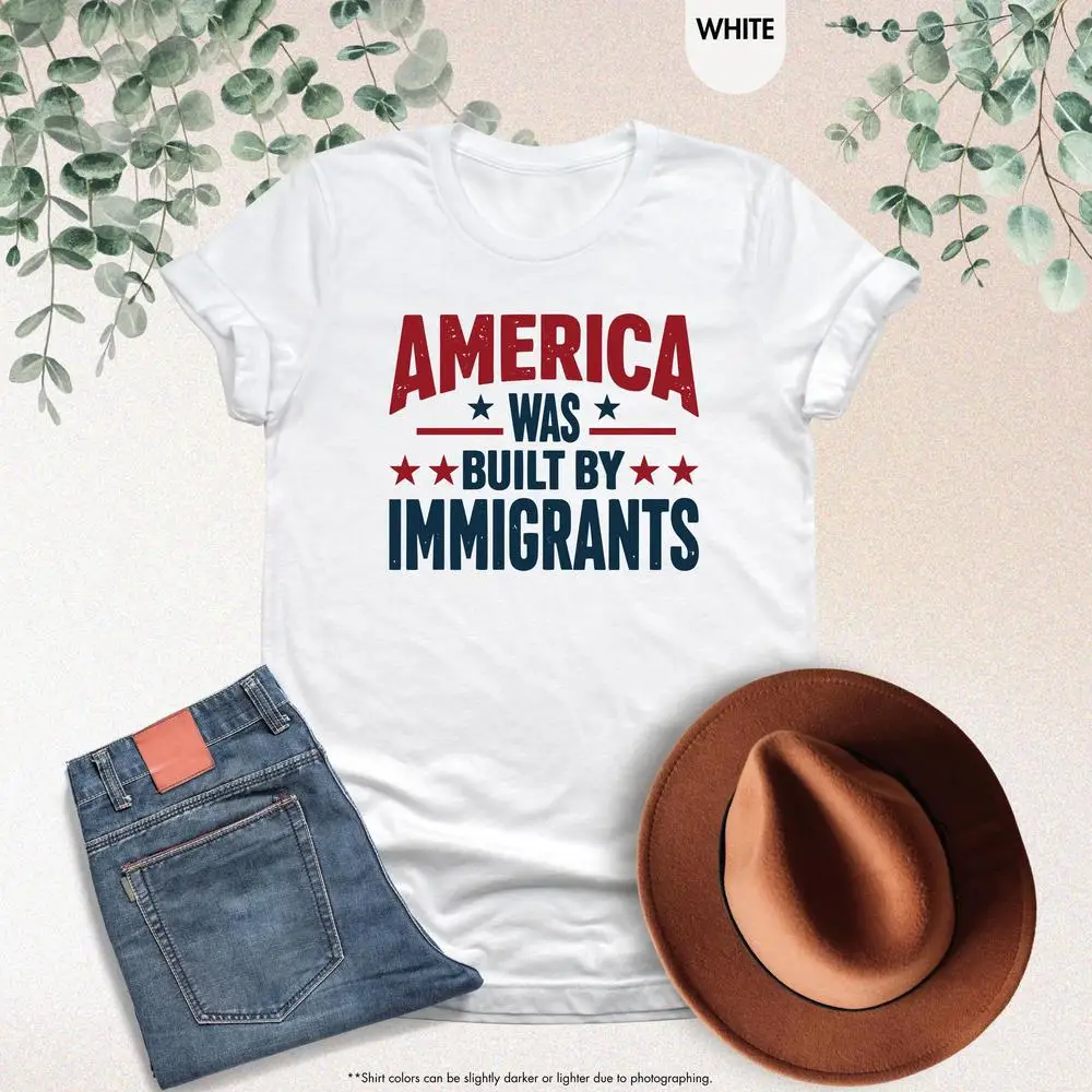 

Женская футболка с текстом "Америка была построить Immigrants" Женские футболки