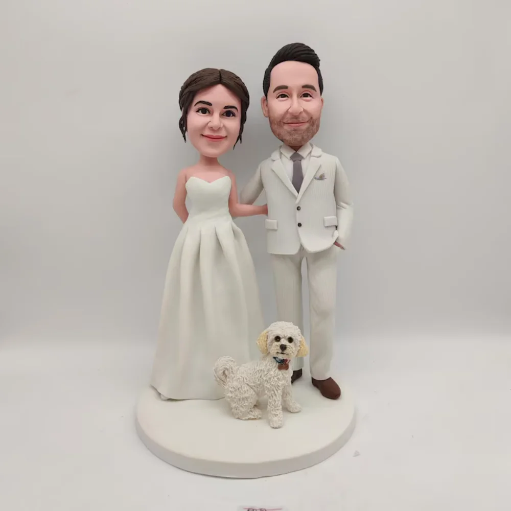 Custom couple bobblehead with dog,bobbleheads wedding cake topper, wedding gifts for parents,Anniversary gifts,Valentine's Day
