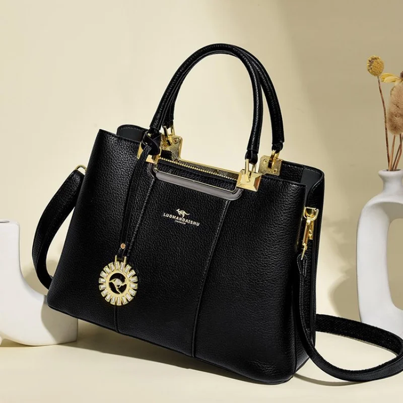 

Fashionable Ladies Hand Bags Crafted From Leather Featuring Trendy Commuter Design And Paris Vintage Look​