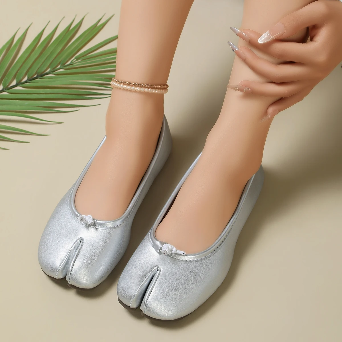 Brandneue Damen-Slipper mit geteiltem Zehenbereich, Tabi-Flats, aus weichem Leder, zum einfachen Anziehen, Ballerinas, bequem, für den Alltag, lässig, Loafer, Übergröße 43 – Detail 16