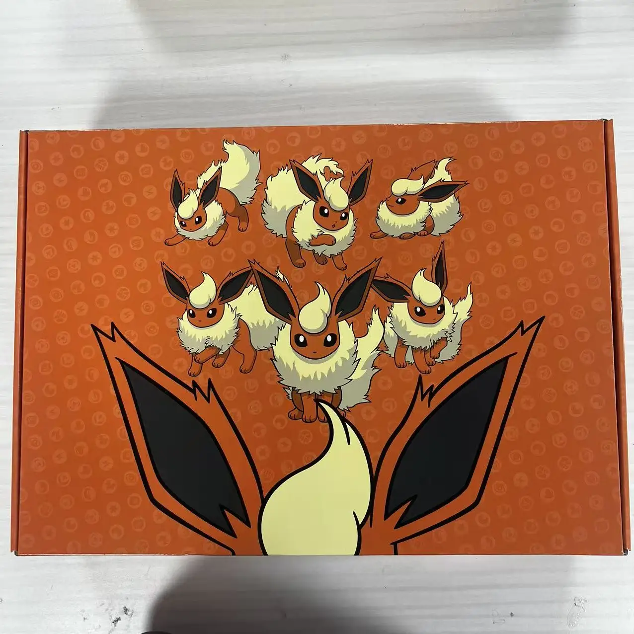 Pokemon TCG Sword & Shield Flareon VMAX Premium Collection Box - Eeveelutions Elite Trainer Set with Special Artwork Cards, Hype