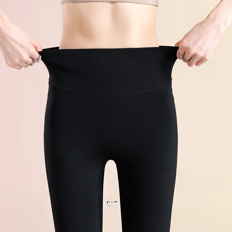 Pantaloni da yoga a vita alta Leggings arca di piccole dimensioni da donna Estate casual dimagrante diciotto pantaloni micro svasati Nylon a vita alta