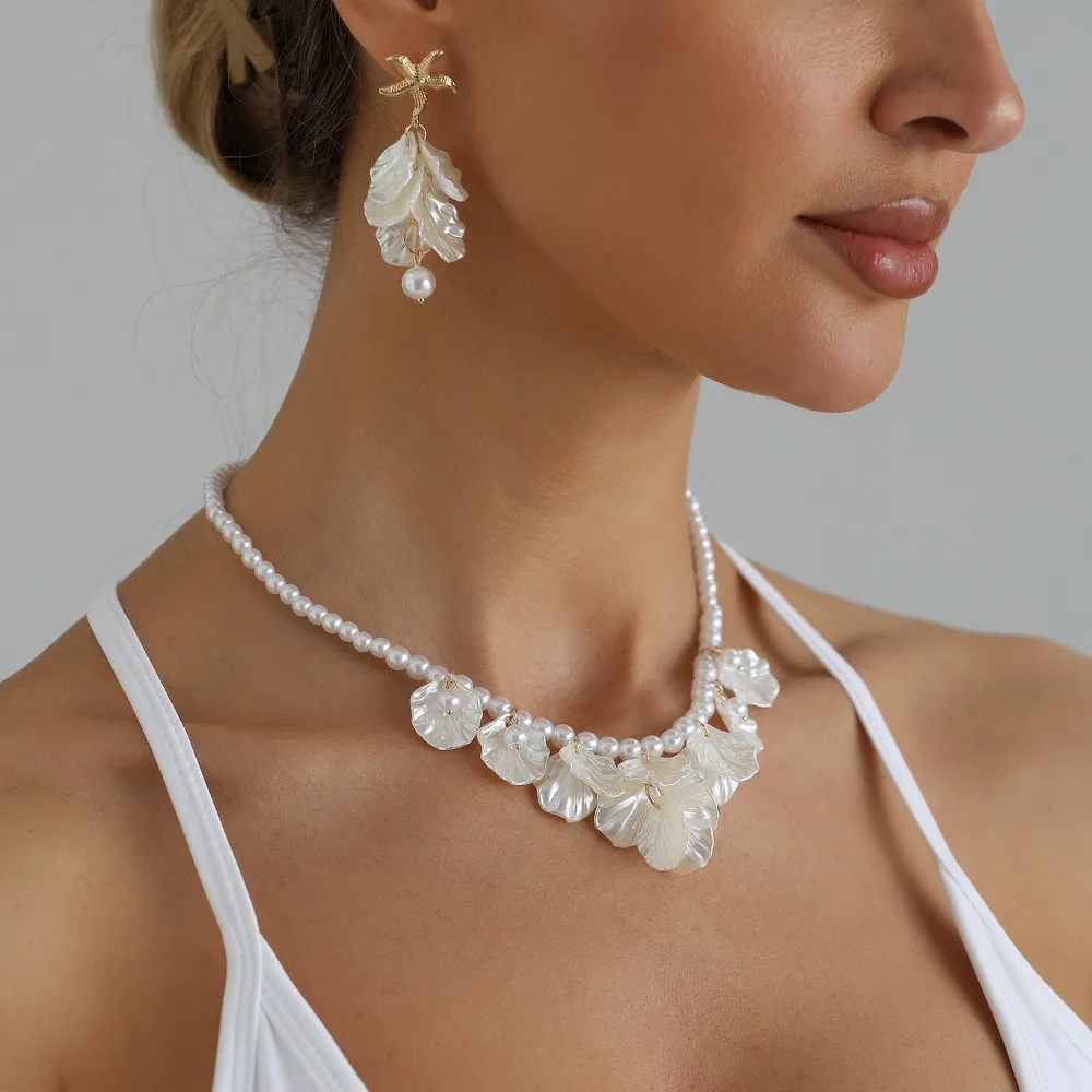 Romantic Temperament Imitation Shell Flower Petals Pearl Beaded Choker Necklace Earrings Set for Women Vacation Jewelry Sets