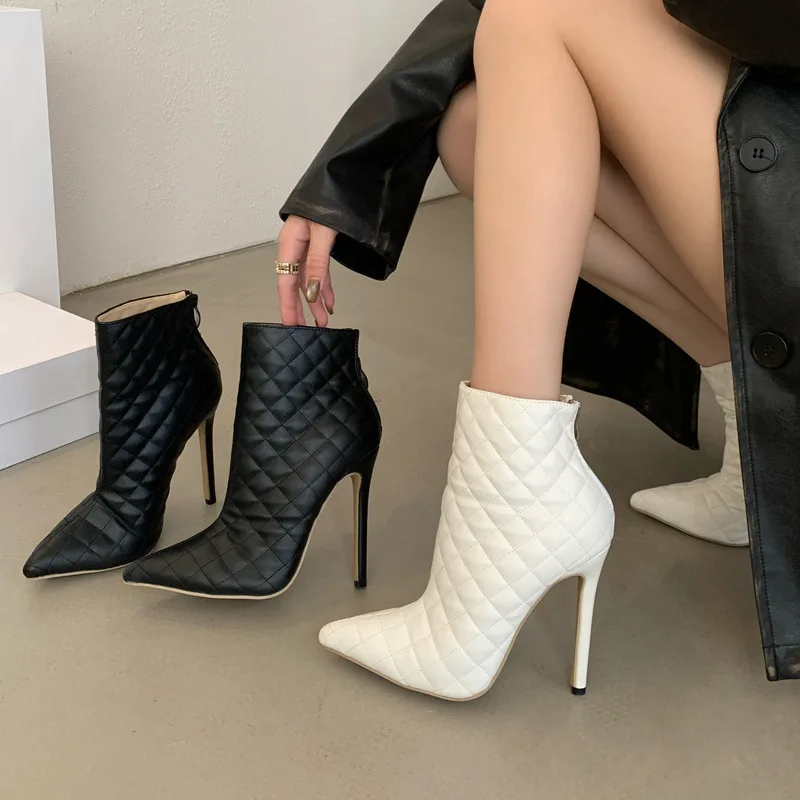 Damen-Stiefel mit spitzem, dünnem Absatz und Outdoor-Reißverschluss-Design. Damenstiefel mit hohen Absätzen, modische kurze Stiefel für den Winter. Neu