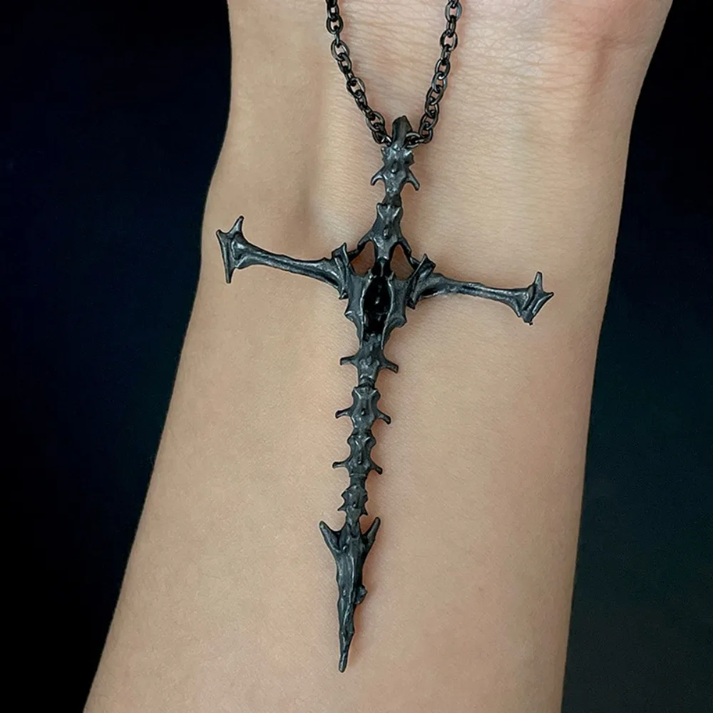 Gothic Retro Darkness Prickly Skeleton Cross Pendant Necklace for For Women Men Halloween Party Personality Scary Jewelry Gifts