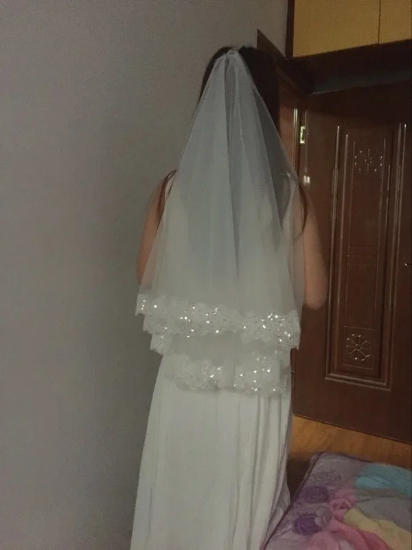 Voile de mariage avec bord en dentelle et peigne, une couche, longueur courte, ivoire ou blanc