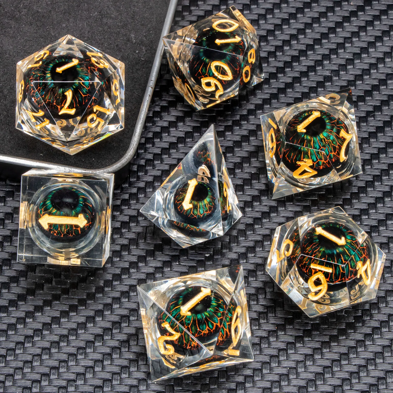 

DND Resin Dragon Eye Dice, Liquid Core Sharp Edged Dice Set Dungeon and Dragon Polyhedral D&D Role Playing D and D Dice Set