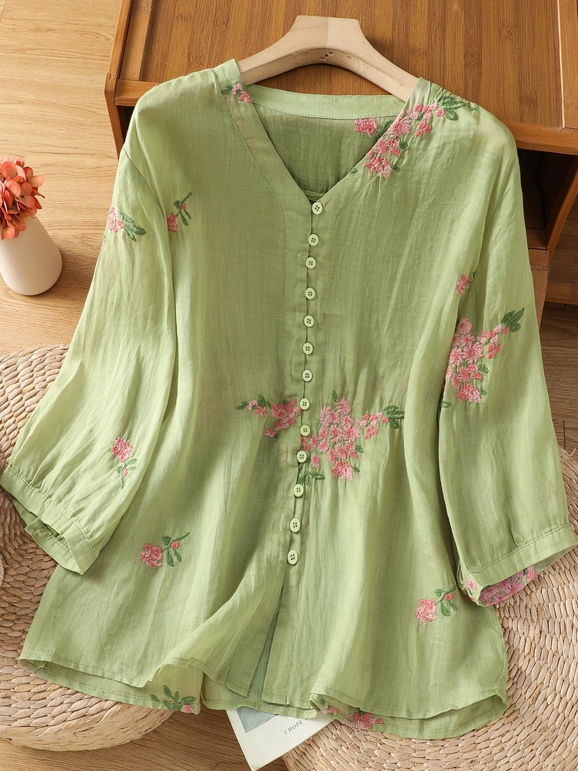 Artistic Fre Linen V-Ne Embroidered Slimming Loose Fit Summer irt f Sve Women's plus Size Casual Top