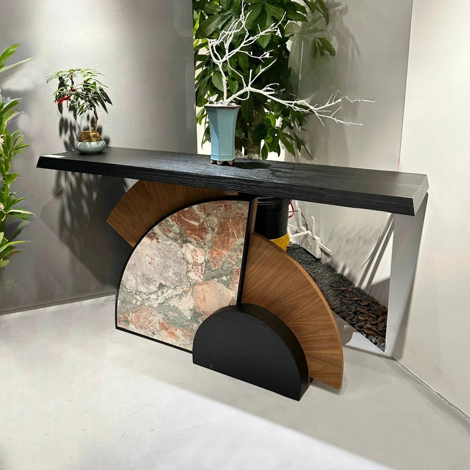 

Стол для прихожей из массива дерева AASolid: для виллы, коридора, гостиной