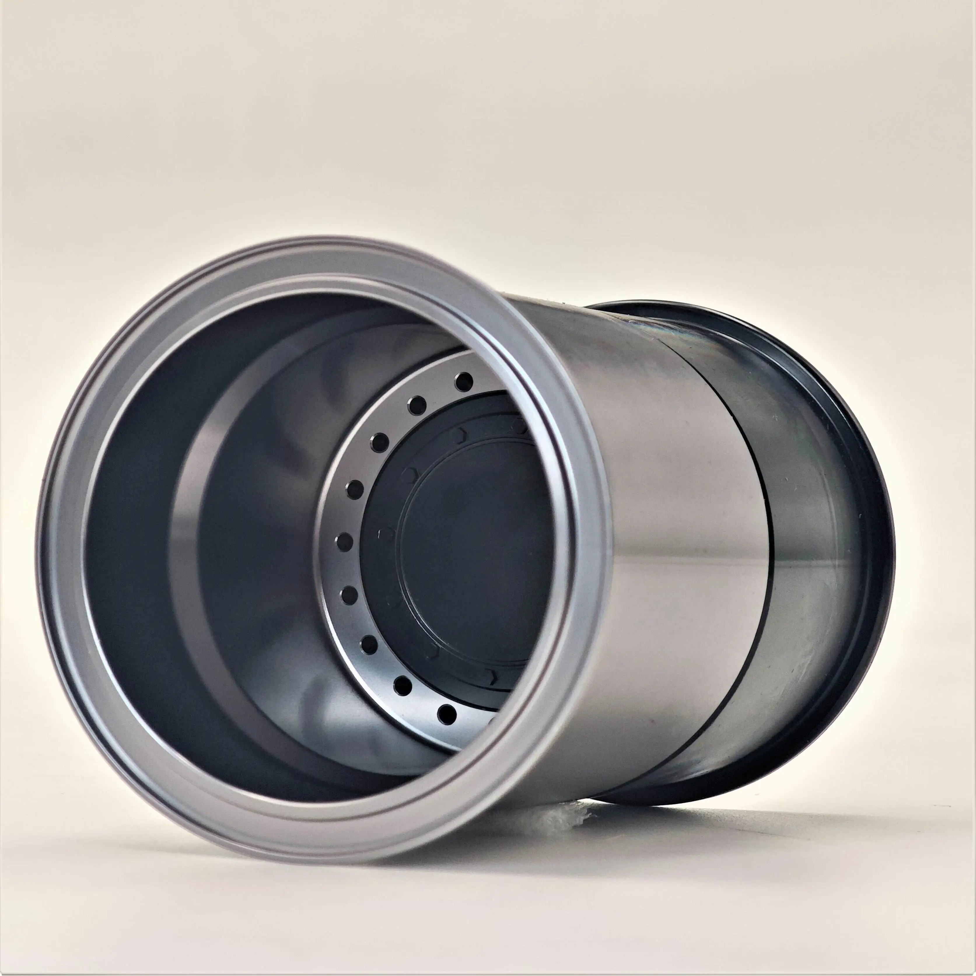 

JDMODEL JDM-198H Колесо-шинка для грузовика с шиной типа «ёлочка», аксессуар для самостоятельной модификации игрушечной техники