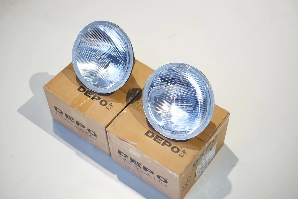 High Quality Headlights for Nissan Patrol Y60, Compatible with Nissan Patrol Y60 Headlights