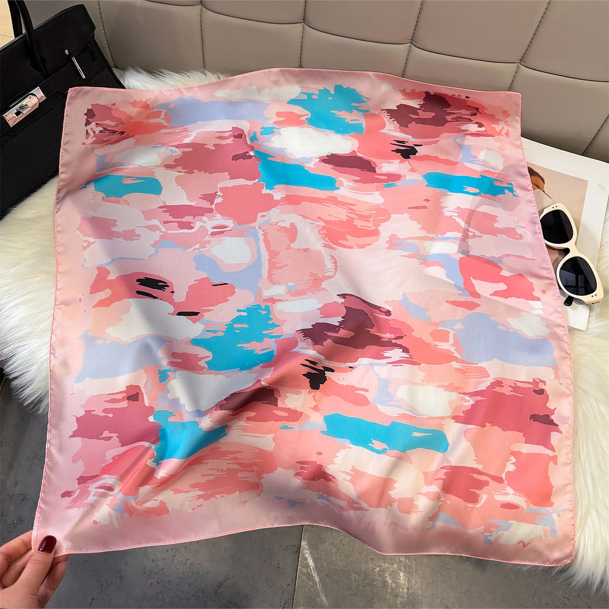 Künstlerisch bedruckte quadratische Seidenschals für Damen, Kopftuch, weicher Hijab, für alle Jahreszeiten, modisches Halstuch, weibliches Foulard, Bandana – Detail 6