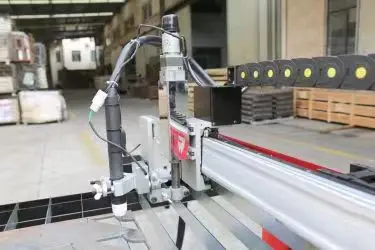 Lotos 2023 قاطع المواسير باستخدام الحاسب الآلي الجدول الجديد آلة القطع باستخدام الحاسب الآلي ST4400 البلازما 1200x1200 مللي متر قاطع البلازما باستخدام الحاسب الآلي 220 فولت