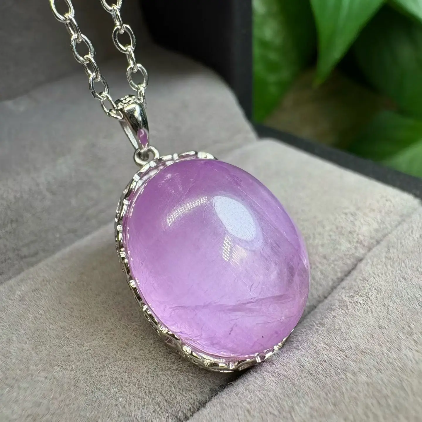 

1 Pc Fengbaowu Natural Kunzite Oval Cabochon Pendant 925 Sterling Silver Reiki Healing Stone Fashion Jewelry For Women