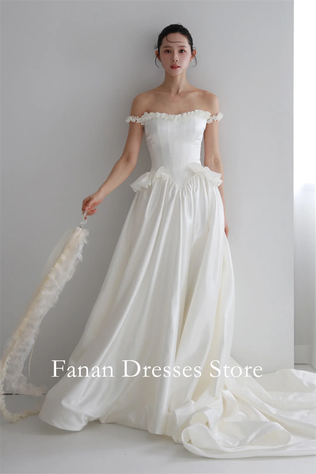 Korean Off the Shoulder Short Sleeves A-Line Wedding Dress Satin Ruffles Ivory Minimalist Maternity Bridal Gown For Photoshoot