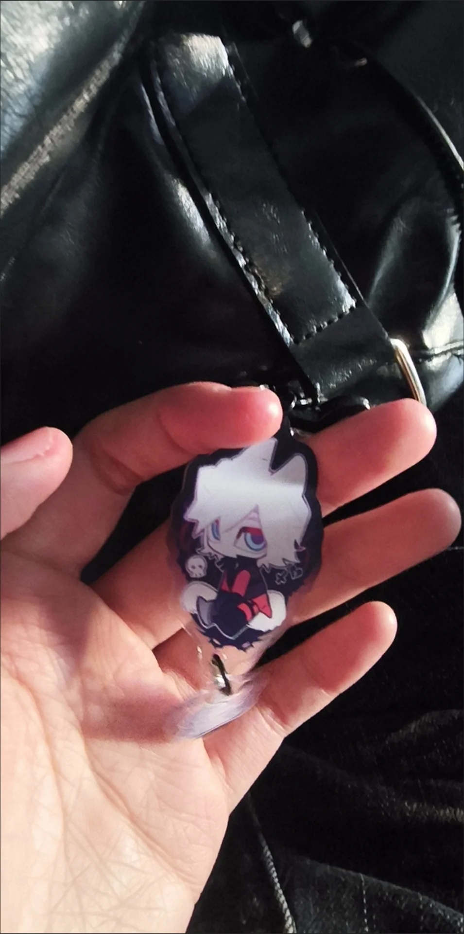 Game Devil May Cry Vergil Dante Cosplay Tinplate Badge Acrylic Pendant Cute Keychain Backpack Decoration Fans Gift Collection view 4