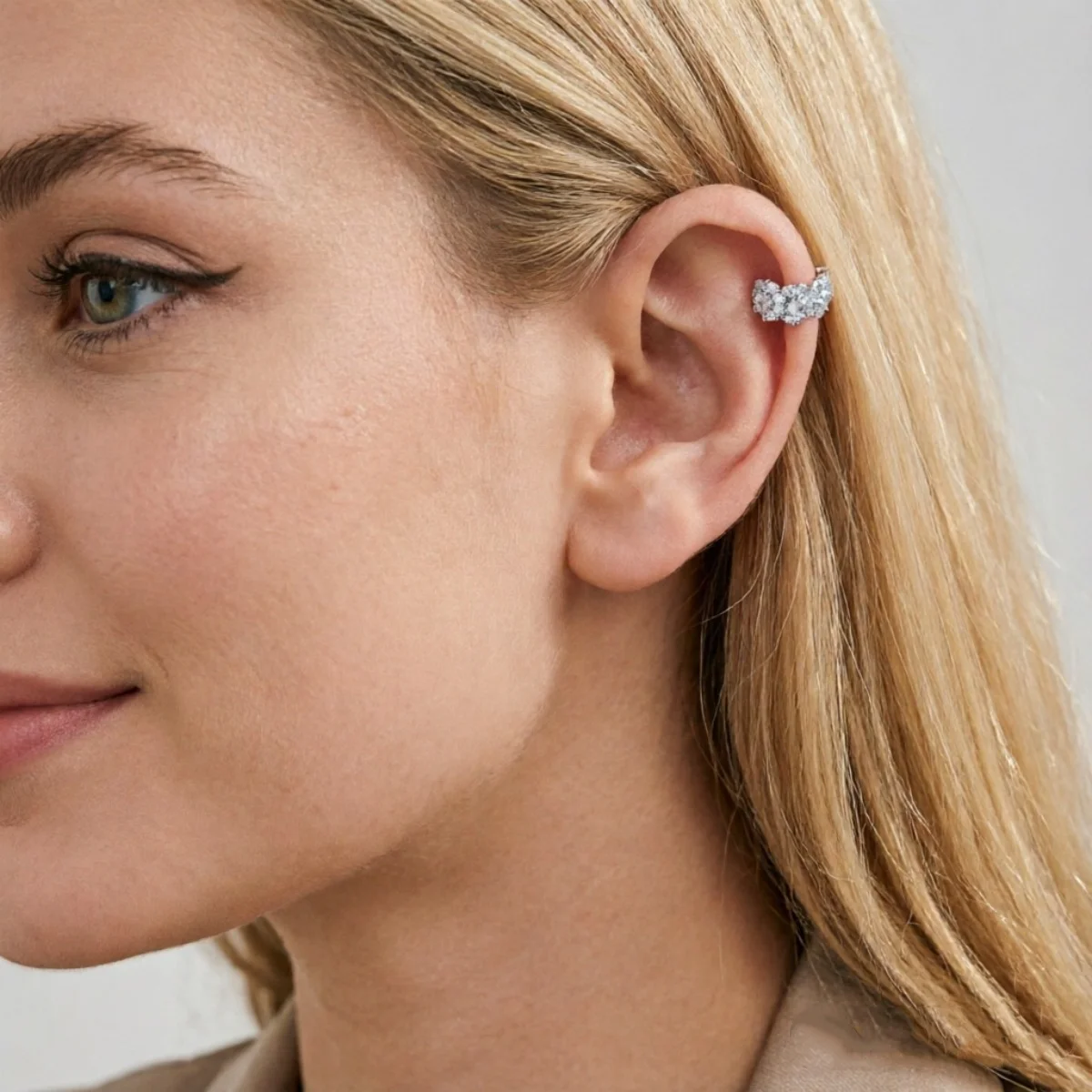 1 Stück Elegante Glänzende Zirkon-Blumen-Ohrklemmen für Damen und Herren Minimalistische Geometrische Blumen-Ohrmanschetten Ohne Piercing Schmuck – Detail 8