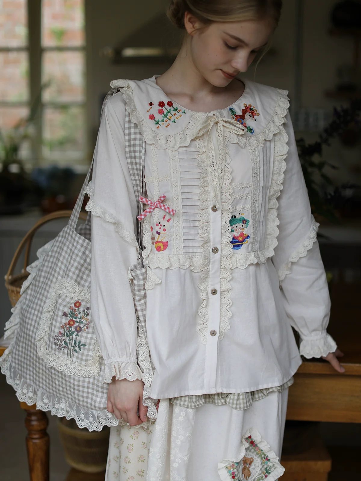 

Spring Summer Women Retro Fresh Big Collar Embroidery Forest Girl Lace Trim Cotton Linen Loose Top Shirts/Blouses