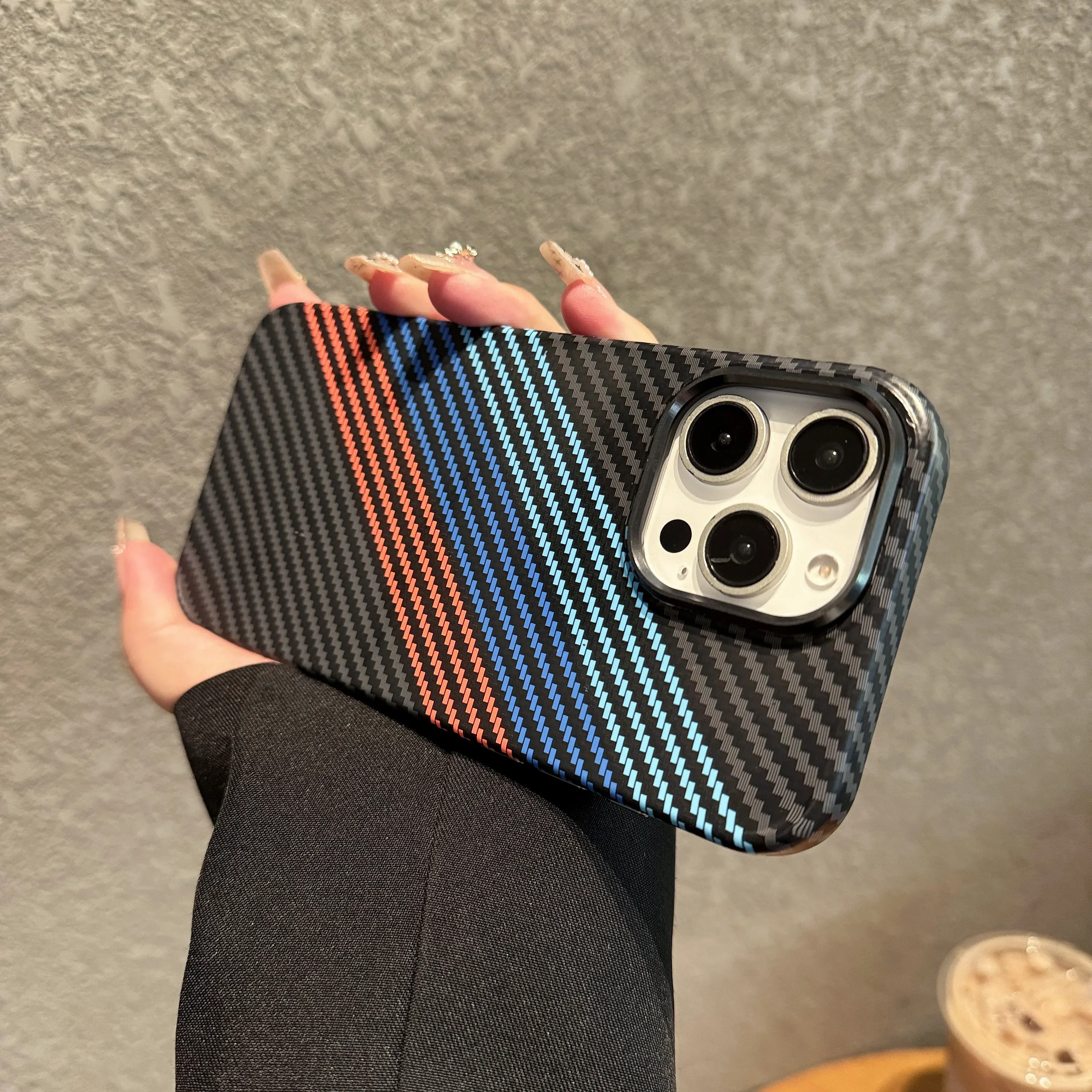 

Обновленный магнитный чехол из углеродного волокна для iPhone 16, 15, 13, 14, 12, 11 Pro Max Plus для Magsafe, жесткий чехол для ПК с беспроводной зарядкой