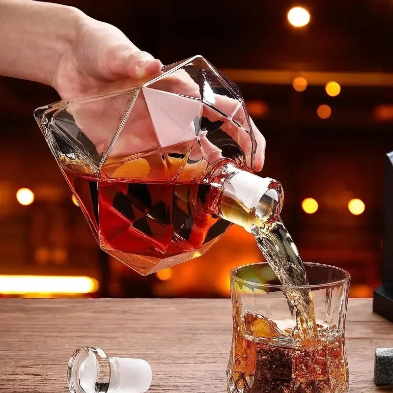 1000ml Whiskey Decanter Glass Diamond Wine Bottle with Wooden Holder Airtight Stopper Suitable for All Kinds of Alcohol Gift