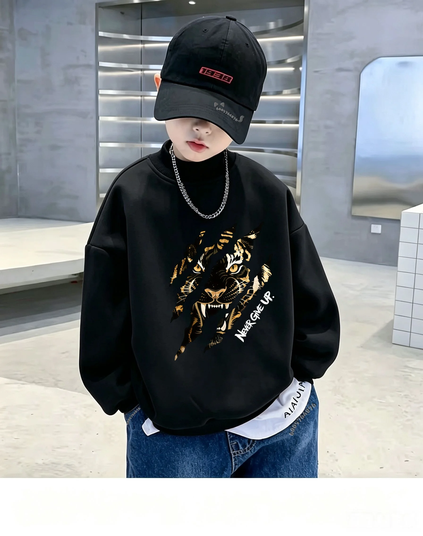 Tiger claw marks on black leopard print -Never Give Up -Letter design -Loose long-sleeved children's pullover for boys and girls