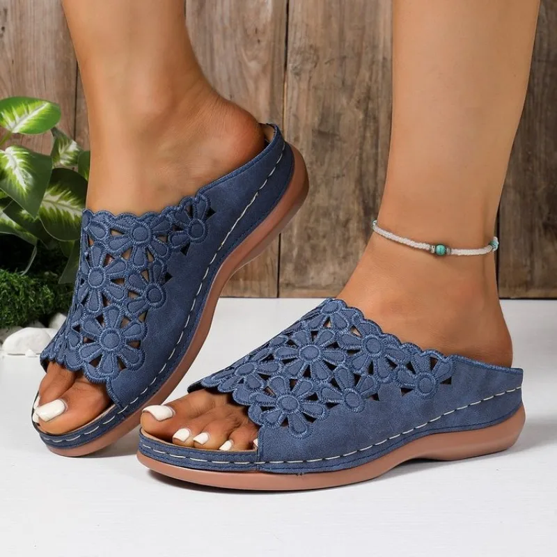 

Floral Beach Flip-Flops for Women - Comfy Slip-On Summer Slides Versatile Casual Outdoor Footwear Plus Size 41 42 43 Fashion New
