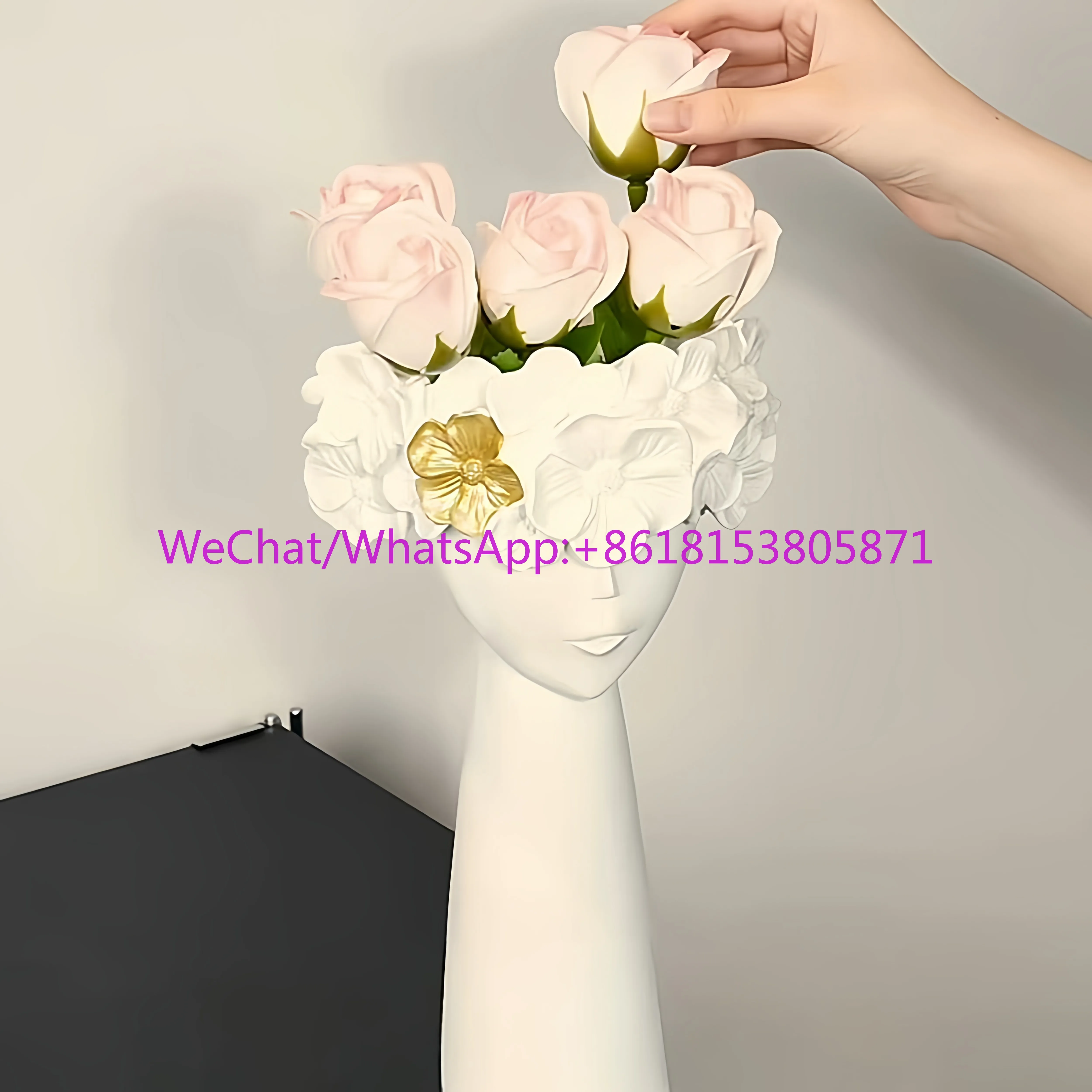 Living room flower arrangement simple abstract girl creative entrance resin vase decoration advanced