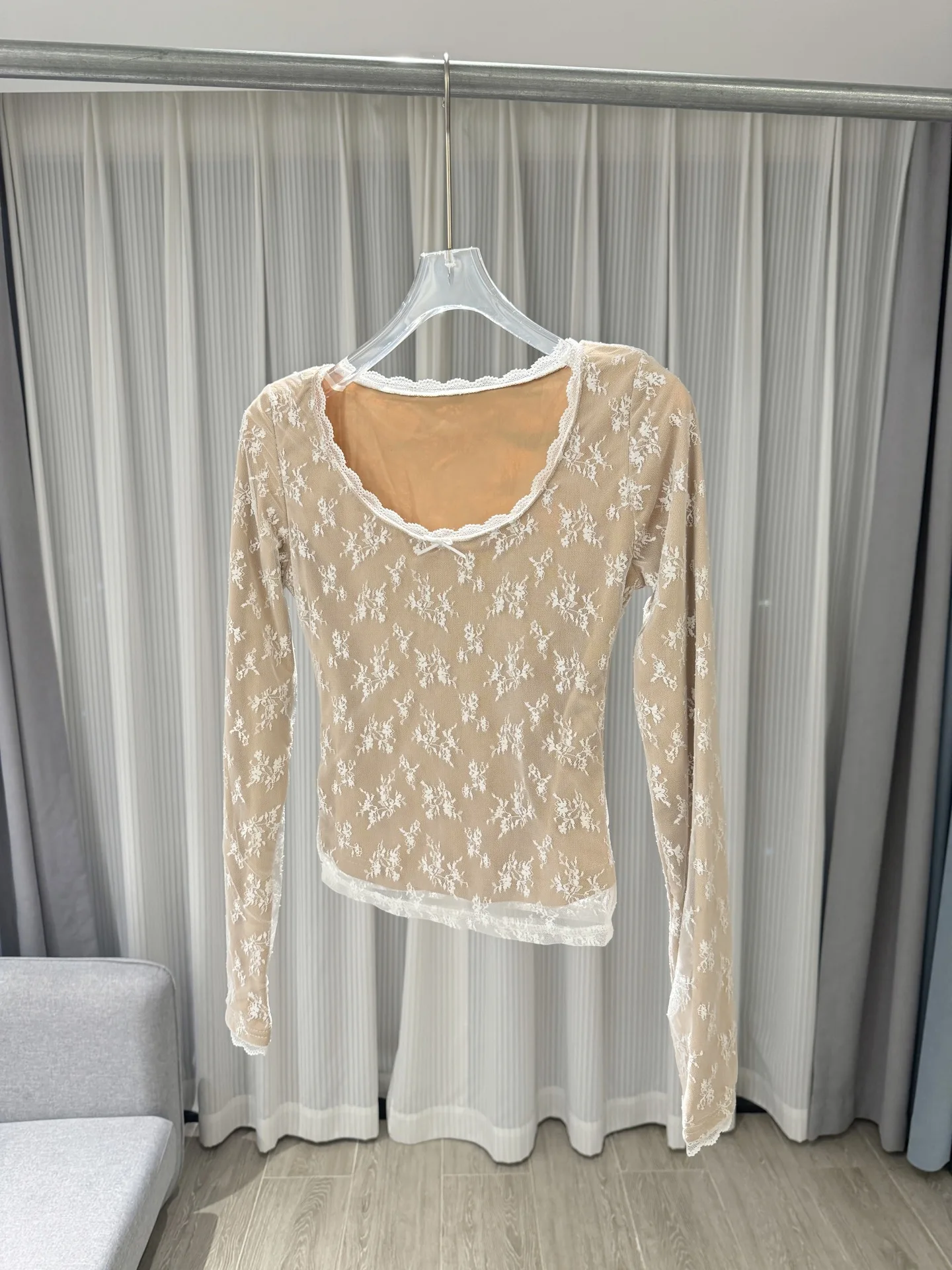 

Женская модная универсальная блузка с круглым вырезом и длинными рукавами, кружевная, для повседневной носки, элегантная, весенняя, цветная