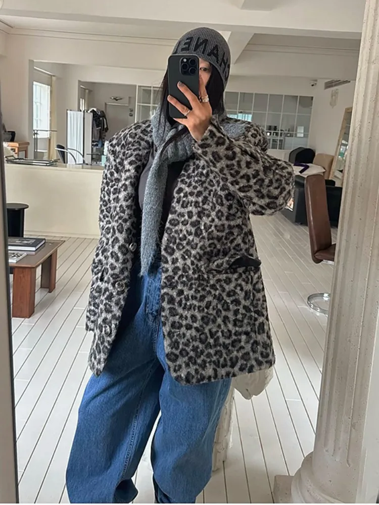 

Dongda Gate 2025 Autumn Winter New Sle Women's Faionable Lamb Fur Coat with Cotton Added Spot Pattern All-Match Top