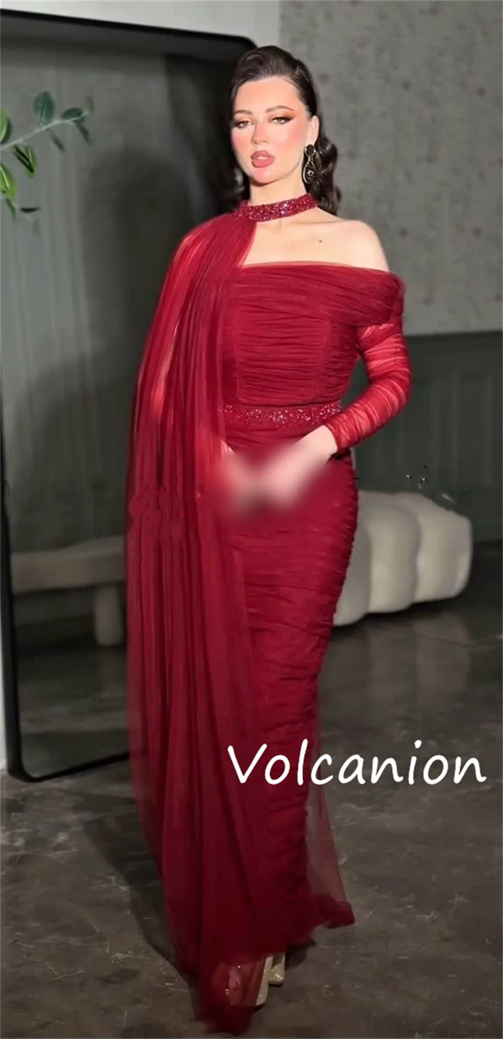 تخصيص بسيط صافي مطرزة الطية مستقيم خارج على الكتف فساتين طويلة مناسبة مخصصة رائعة