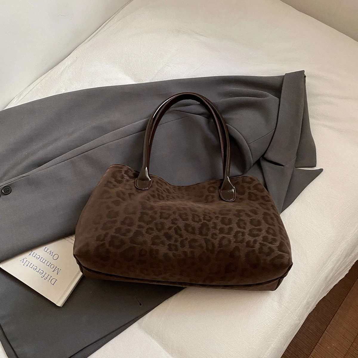 Fashionable Versatile Casual Large-Capacity Shoulder Bag for Women description 46