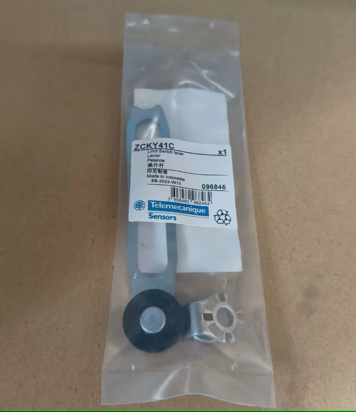 ZCKY41C ZCKY41 travel switch lever XC Standard, variable length thermoplastic spring return roller