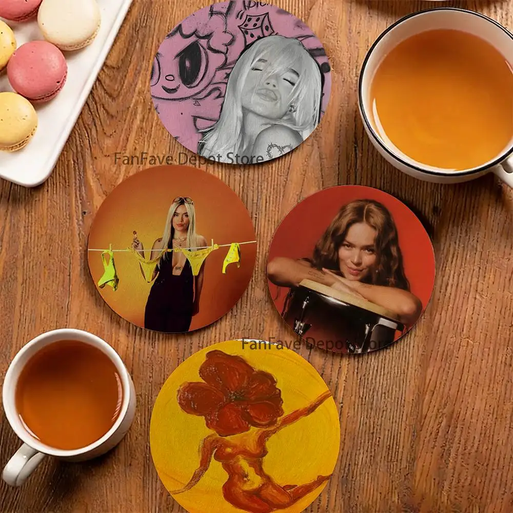 

K-KaRol G Tropicoqueta 2D Pattern round Wooden Coaster Decorative Coffee Cup for Use in Coffee Shops Bars Wine Beer