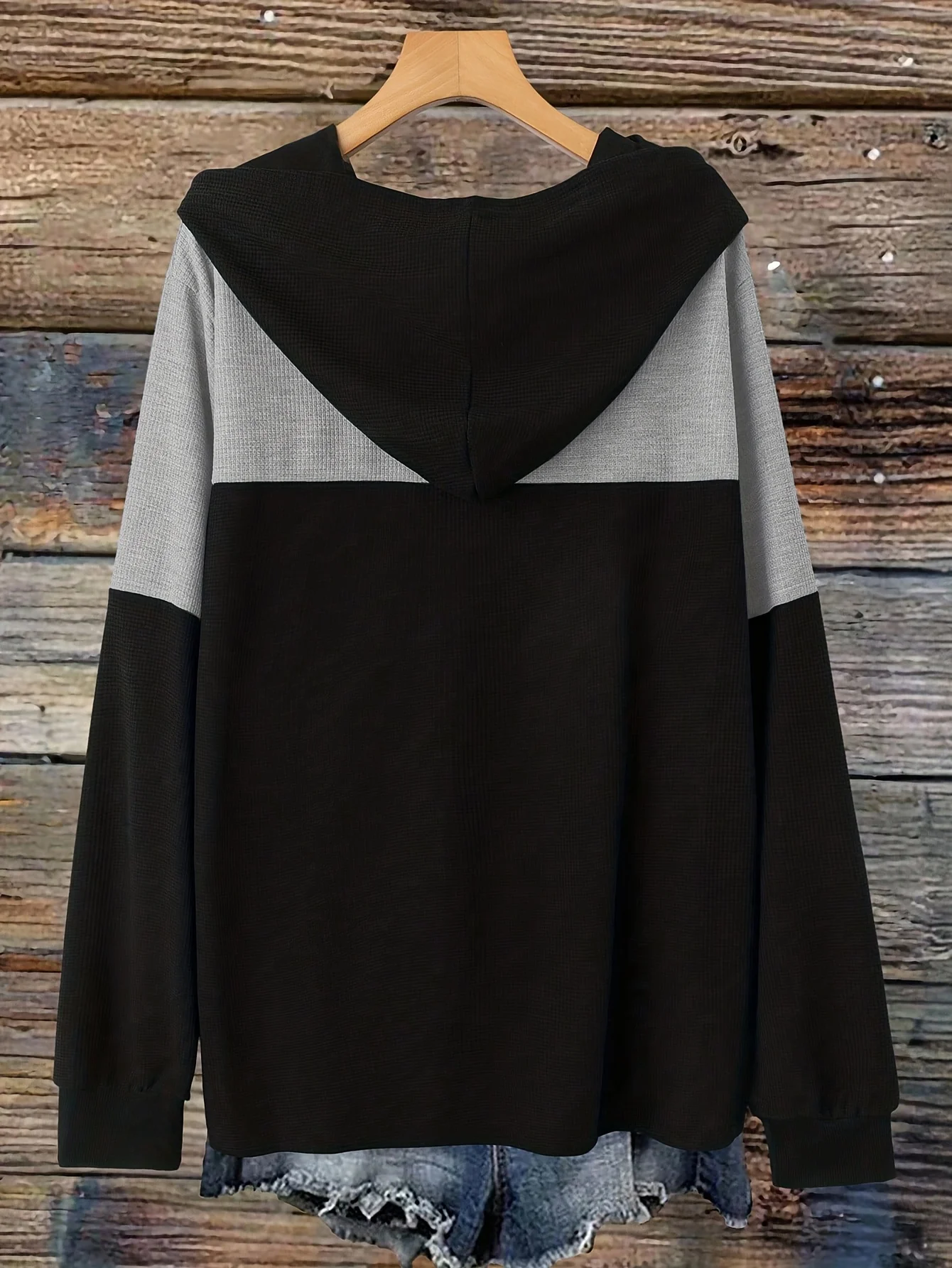 Trendiger Plus-Size Damen-Hoodie mit Farbblockmuster und Waffelstruktur für gemütlichen Freizeitstil – Detail 5