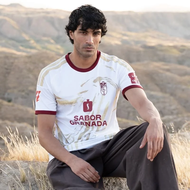 Neue 2026 Granada CF 26-27 Saison Heim- & Auswärtstrikots – Atmungsaktives Kurzarm-Sport-/Freizeit-T-Shirt für Herren (Familien-Set) – Detail 6