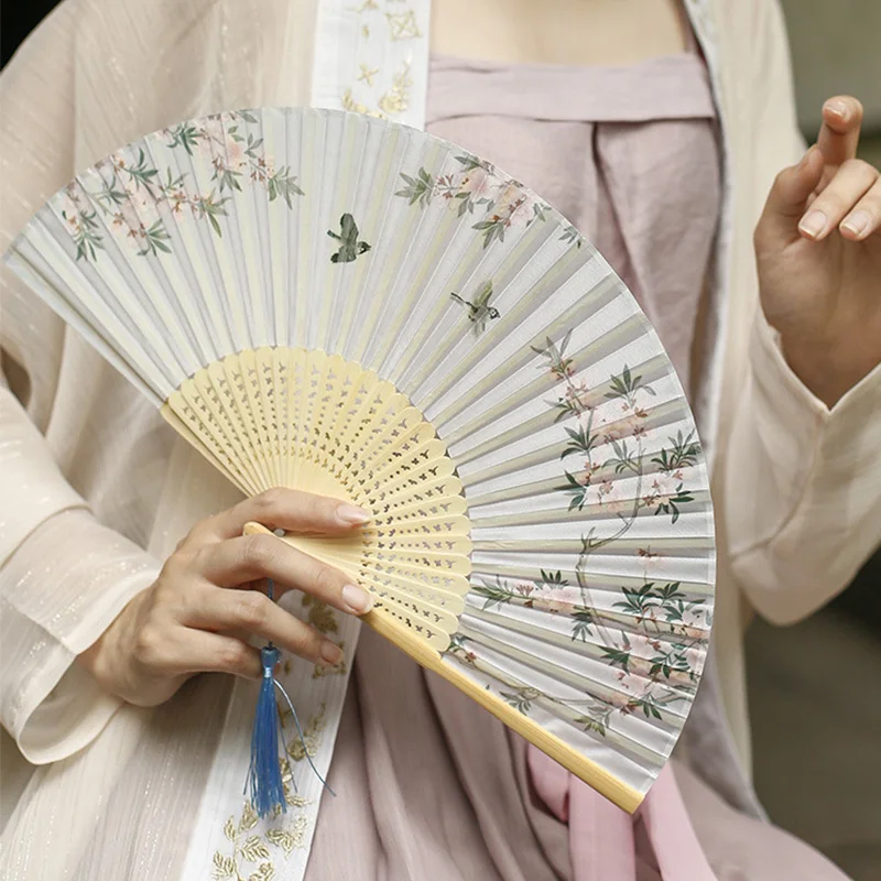 Éventail en bambou à motif floral de style chinois avec pompon, ventilateur indépendant, performance de fête de mariage, artisanat de décoration intérieure