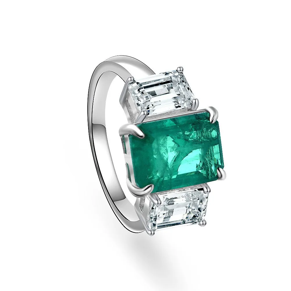 New S925 Silver 4ct Simulated Emeralds  High Carbon Diamond Ring for Women's European and American Versatile Wedding Jewelry