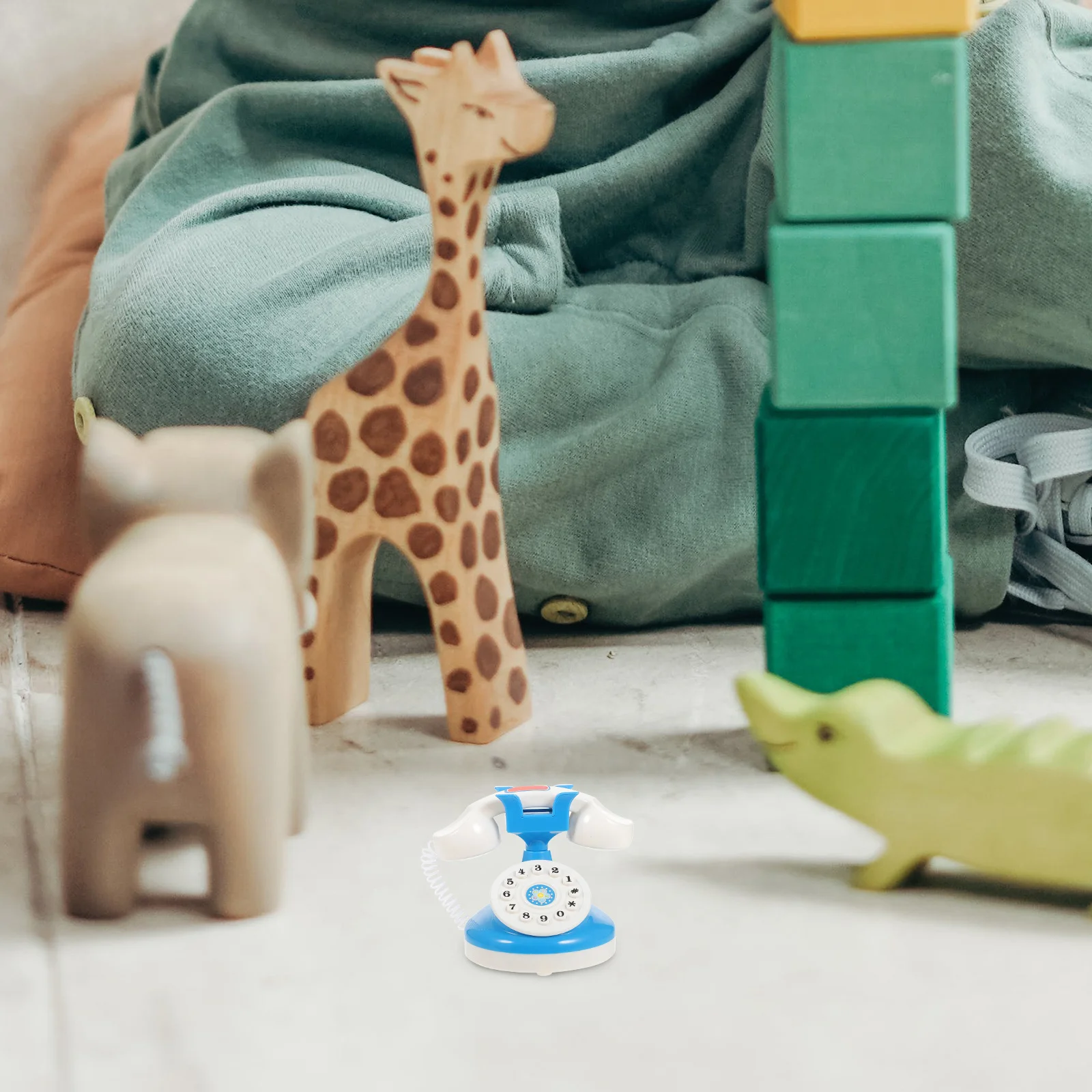 1Pcs Simulation Telephone Plastic Cartoon Design Educational Fun Interactive Role Play Home Appliance Kids Play House Toy