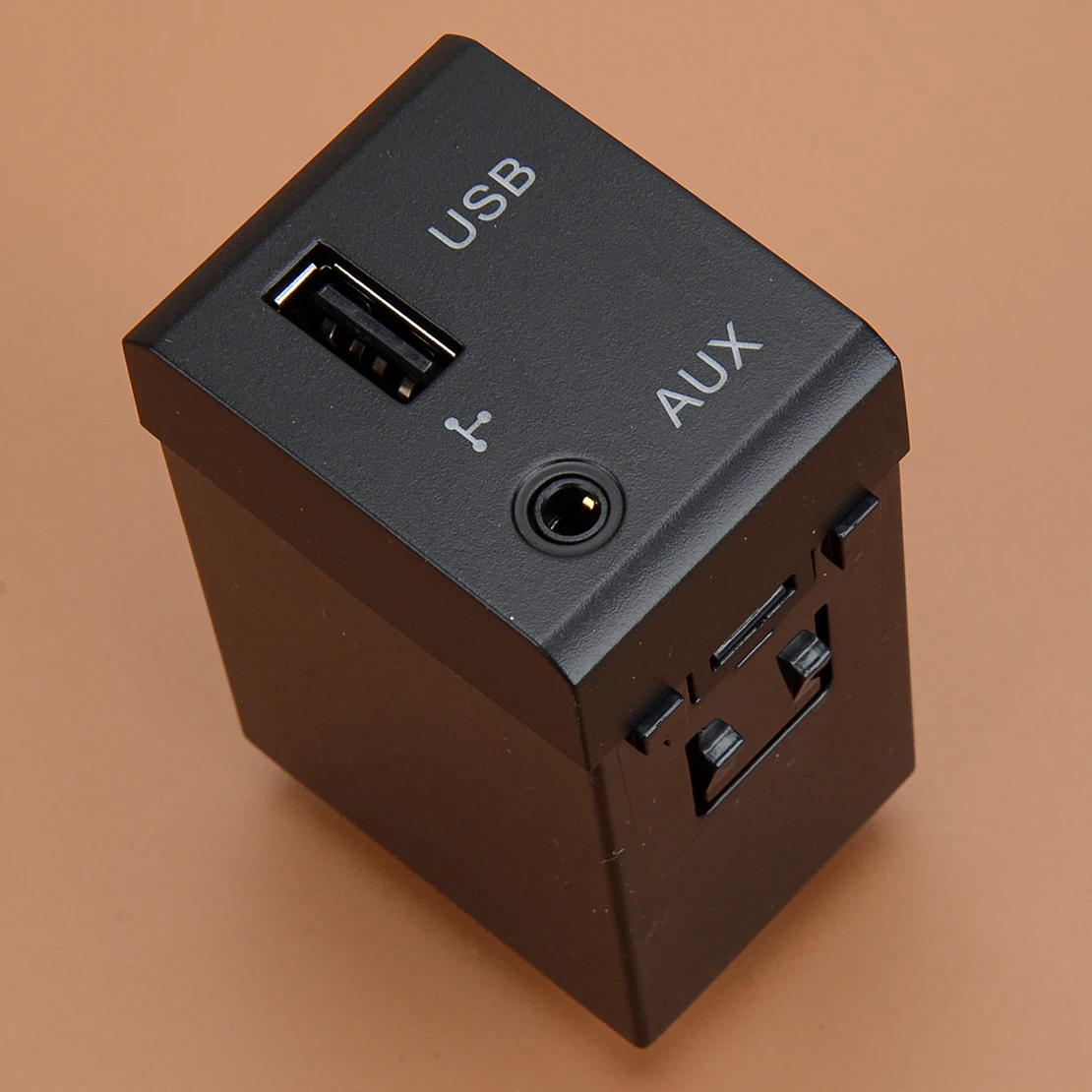 Car Front Audio AUX USB Jack Port Adapter Assy 961202B000 Fit for Hyundai Santa Fe 2007 2008 2009 2010 2011 2012 16-Pin