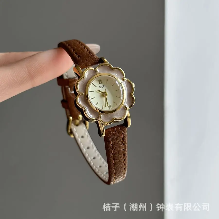 New Fashion Camellia Belt Quartz Women's Watch  Golden Three-dimensional Hook Edge Flowers Special Gift for Lady Match Clothes