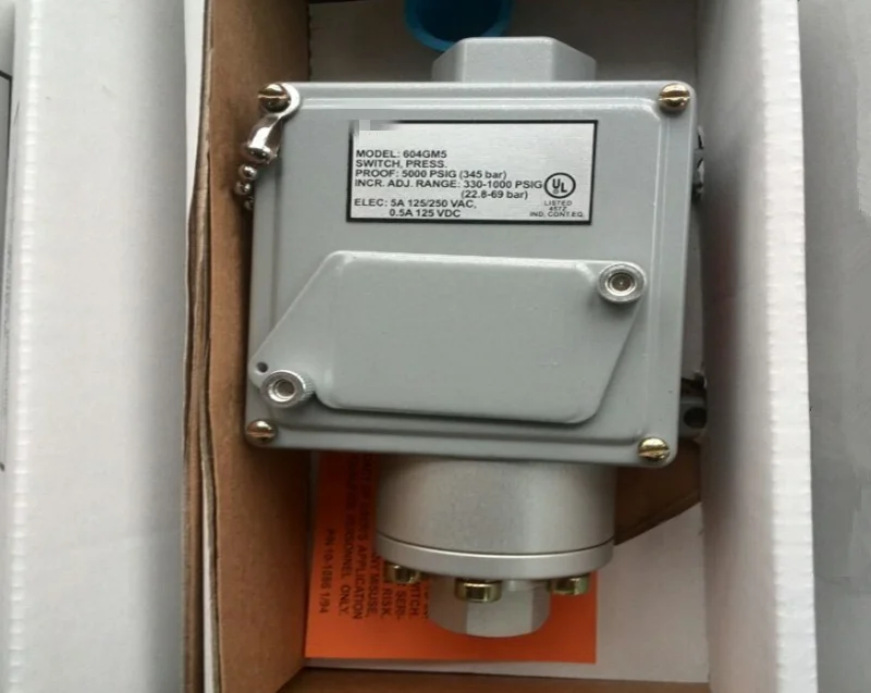 604D2    604DM2     604D1     604DP1     604DP2      604DM1       New Original Differential Pressure Switch