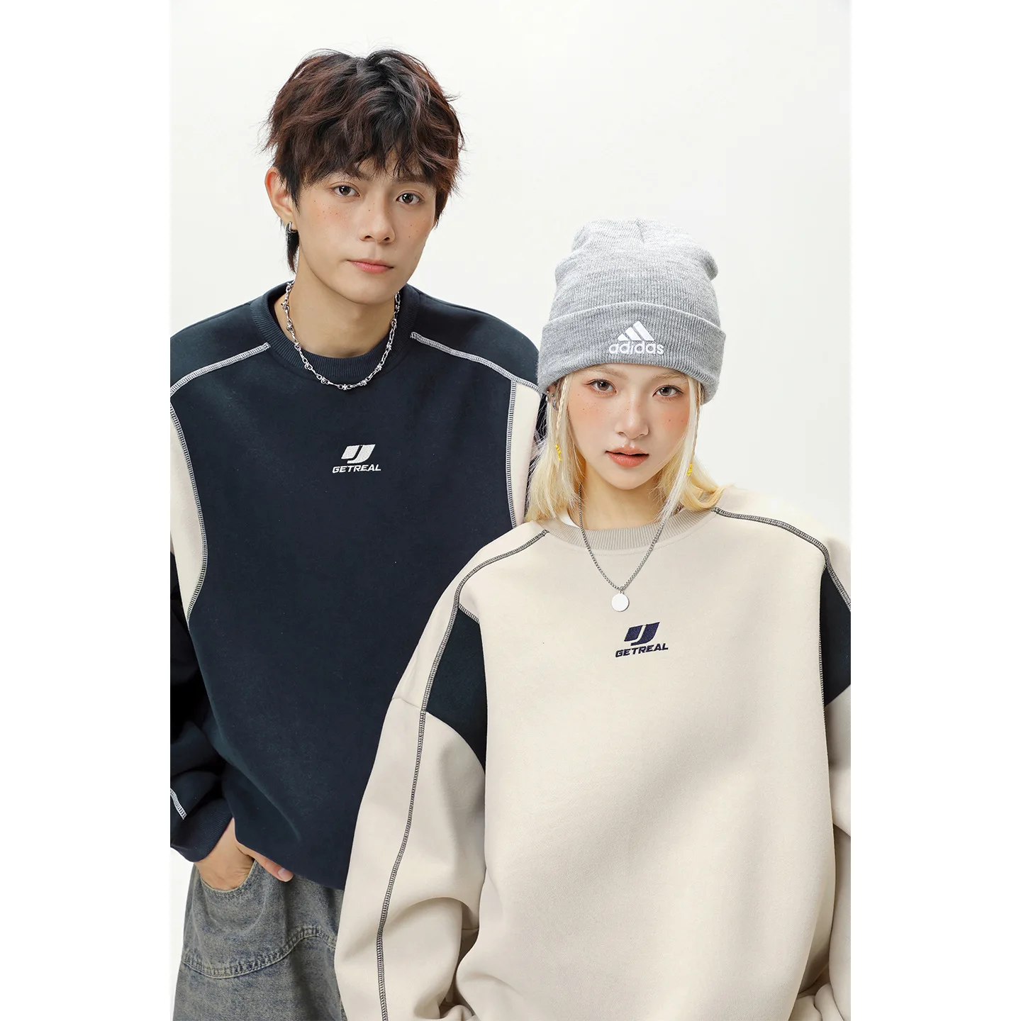 Felpa a maniche lunghe girocollo patchwork color block per coppie Pullover allentato con ricamo strutturato stile casaul autunnale B11L