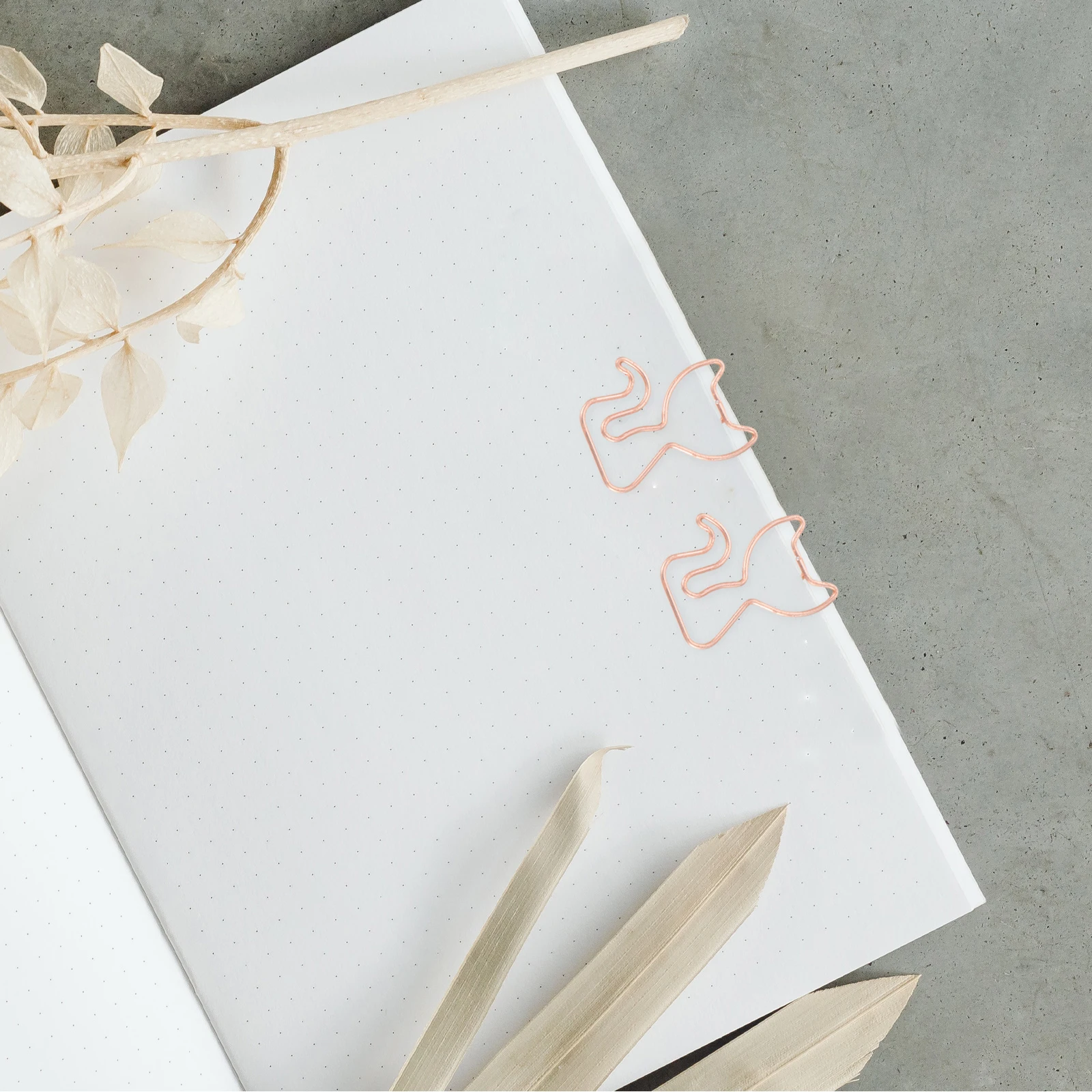 30Pcs Cat Shaped Paper Clips Creative Metal Paperclips Memo Note Decorative Clips Bookmarks Office School Home Supplies